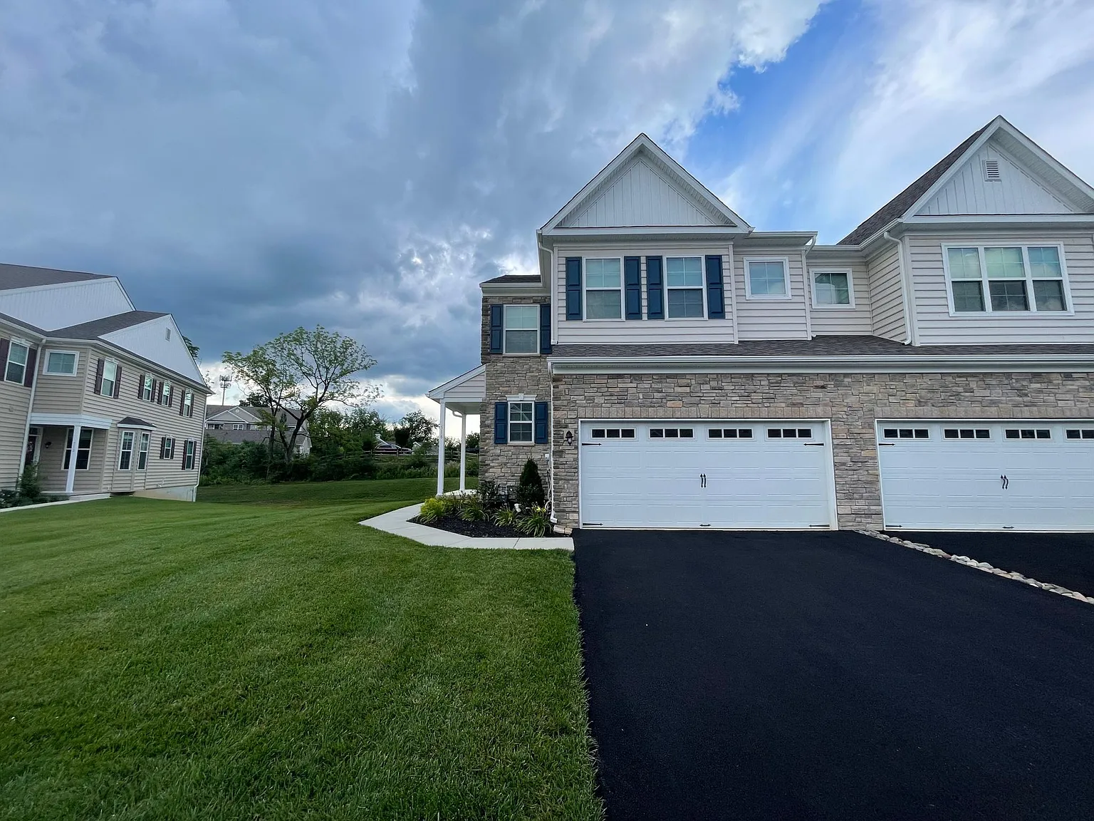 516 Gray Feather Way — Photo 2