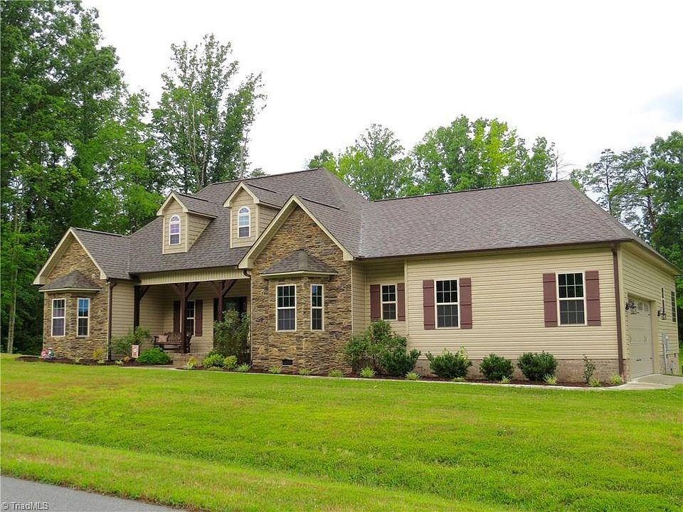 1st image of 110 Maple Glade Dr