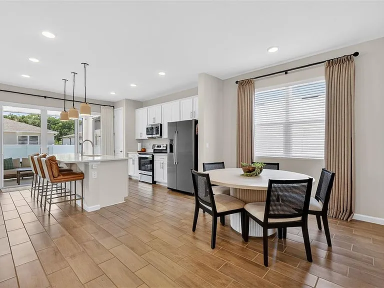 3710 Malad Way — Photo 6
