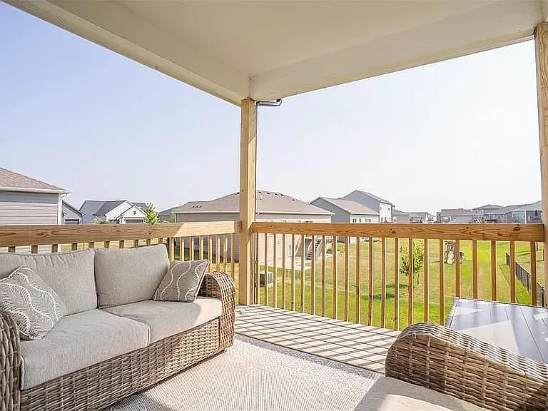 3217 Lakeview Dr SE — Photo 10