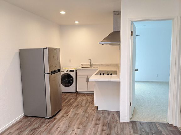 2nd image of 472 16th Ave #472B