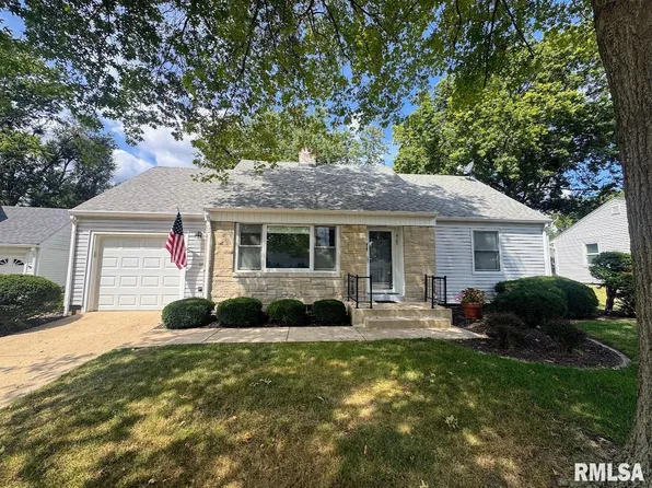 4107 N Hollyridge Cir, Peoria, IL 61614