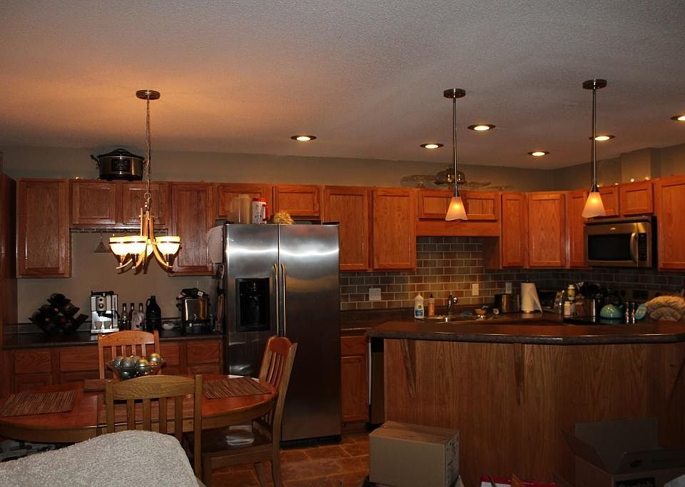 New appliances & cabinets in kitchen