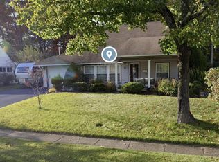 85 Hedge Rd, Levittown, PA 19056