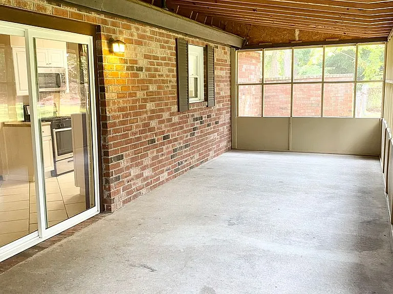 1315 Whitfield Park Dr — Photo 13