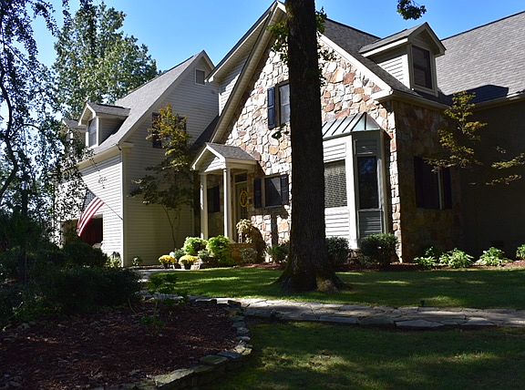 4th image of 190 Bridgette Ln