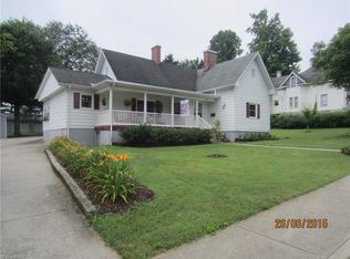 211 Rawley Ave, Mount Airy, NC 27030