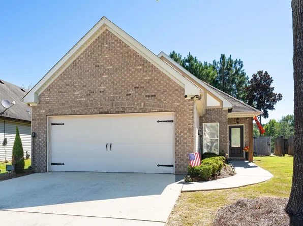 5267 Promenade Dr, Trussville, AL 35173