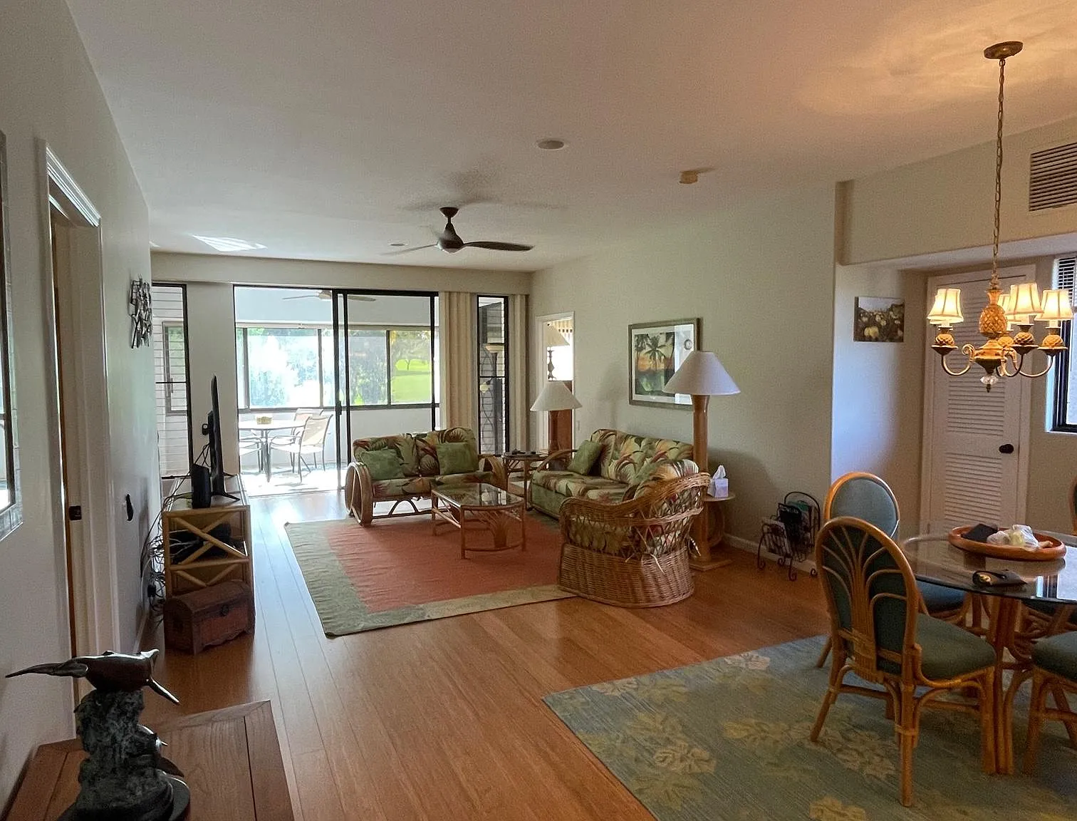 2 bed, 2.5 bath, 1277 sqft, $3,300 — Photo 3