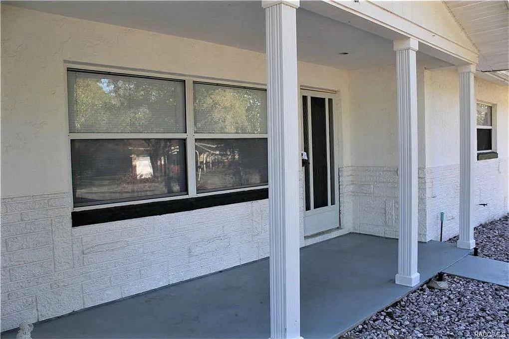513 S Jackson St — Photo 2