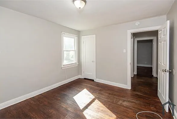 320 Henquin Dr — Photo 6