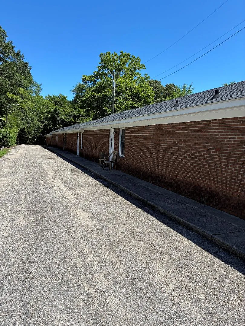 916 E Raleigh Blvd - Apt. G — Photo 1