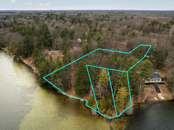 10513 Wildwood Rd, Interlochen, MI 49643