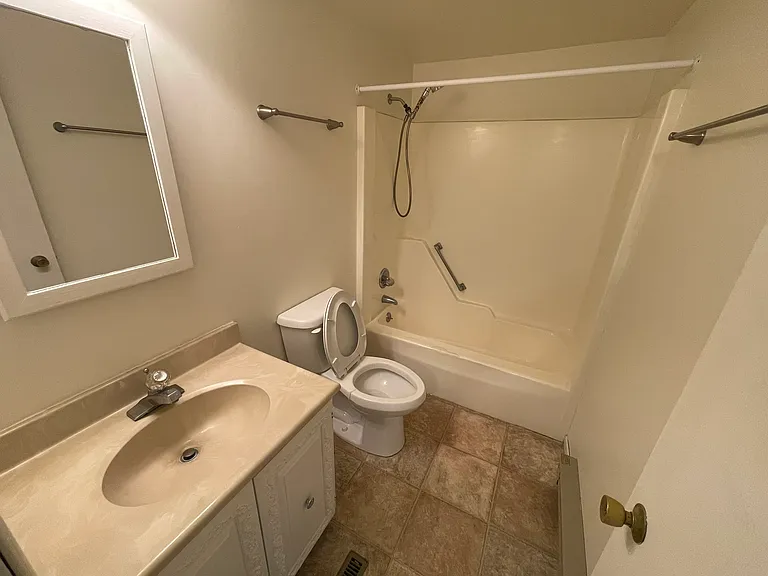 435 Cedarcrest Dr — Photo 14