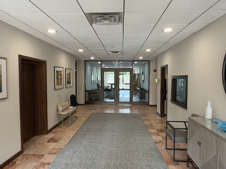 Chelsea Condos — Photo 73