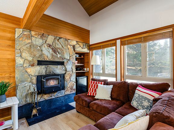 18 6125 Eagle Cr-5_10152025