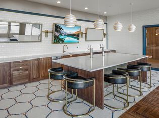 Rivage, Portland, OR 97209