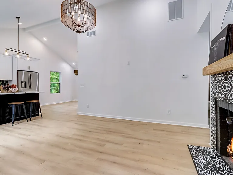 1250 Byewood Ln SW — Photo 4