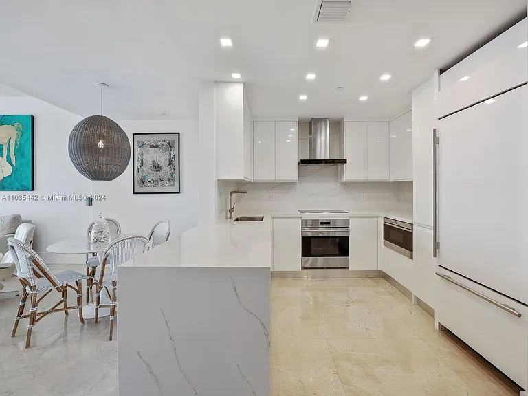 19223 Fisher Island Dr #19223 — Photo 15