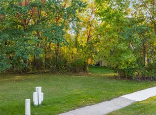 42080 Farm Lane Ct, Sterling Heights, MI 48313