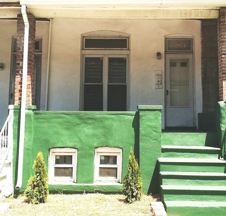 Gorgeous 3-bedroom row house with newly renovated bathroom a