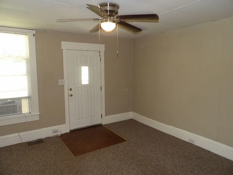 400 Noel Ave — Photo 8