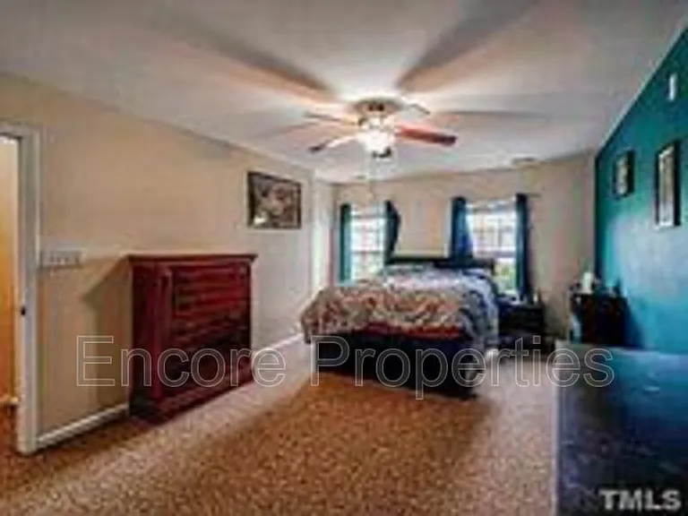 6 Stepney Ct — Photo 5