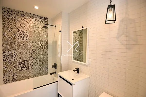 Rented by Yaffa Realty LLC | media 85