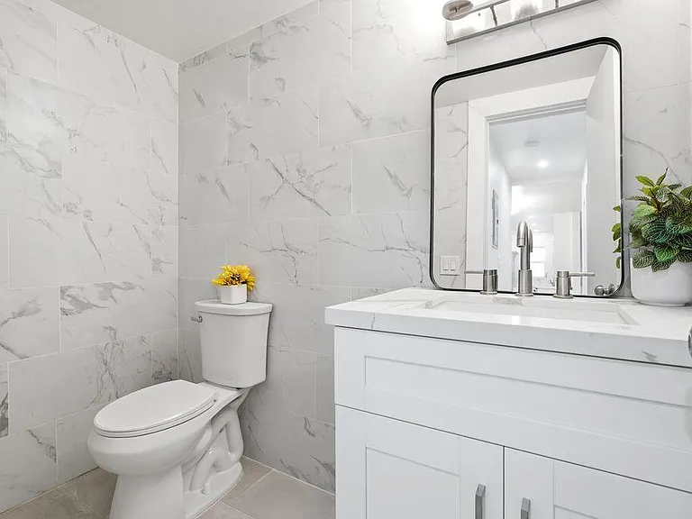 1747 Rodman St #302 — Photo 10