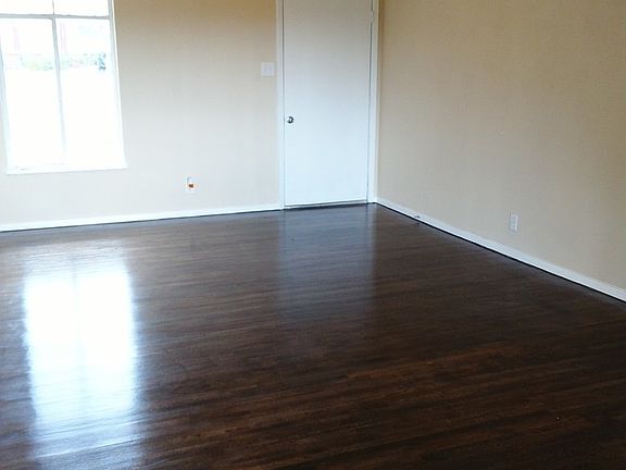 3rd image of 527 Griggs Ave