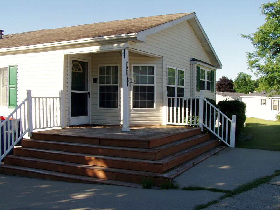 1st image of 351 Crestwood Dr