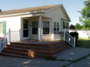 351 Crestwood Dr, Oxford, MI 48371