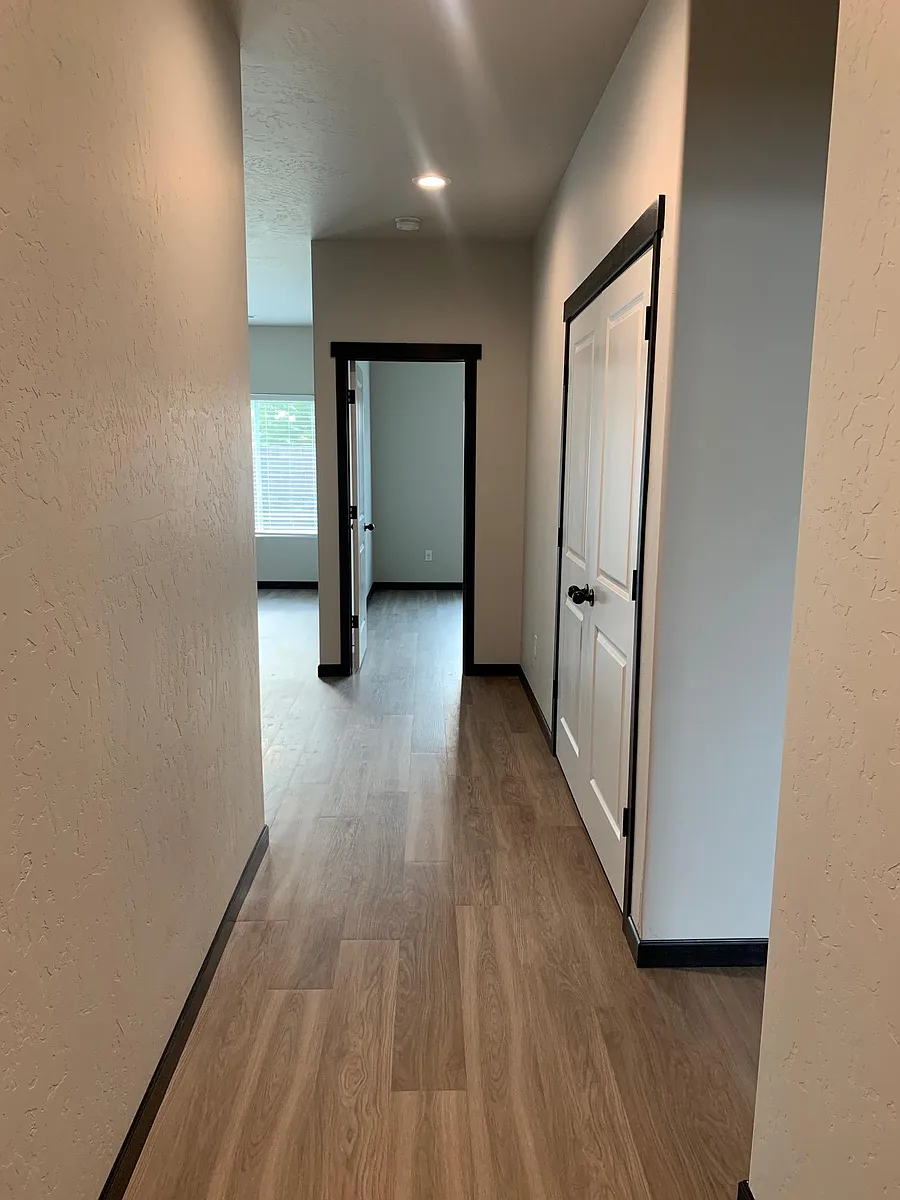Building Photo - 5810 Midland Ln #30