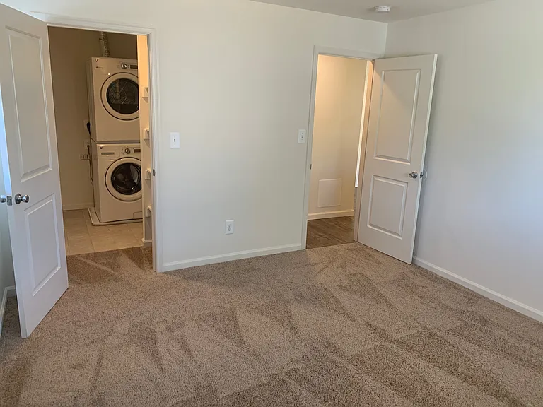 Woodside — Photo 18