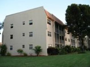 180 Turtle Lake Ct APT 111, Naples, FL 34105