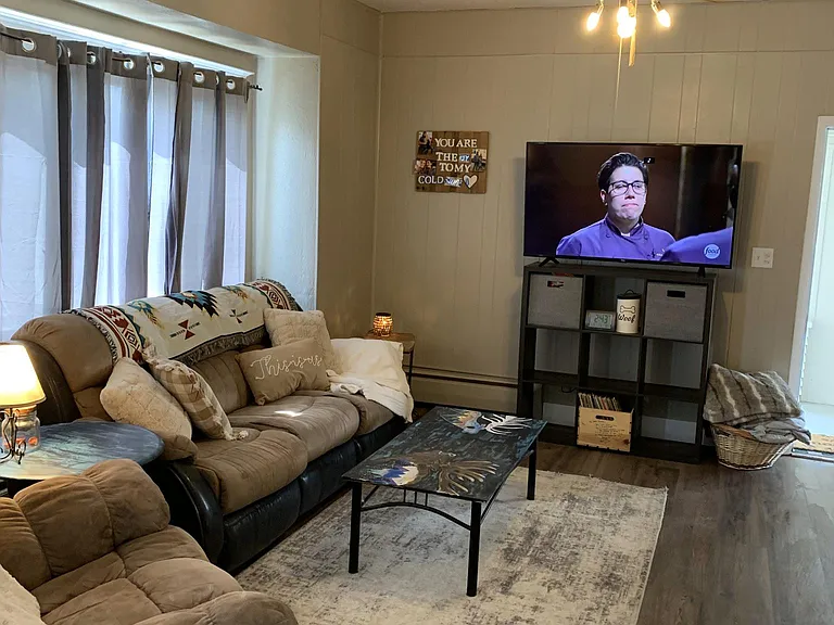 537 Cy Ave — Photo 6