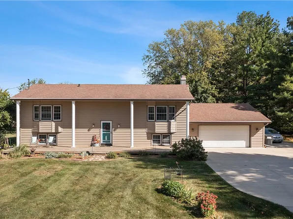1221 SE 68th St, Pleasant Hill, IA 50327