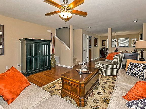2nd image of 2095 Falling Leaf Dr