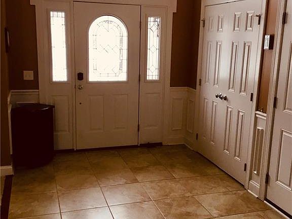 5th image of 79 Collins Ln
