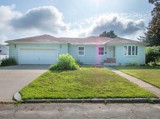 77 Primrose St, Springfield, MA 01151