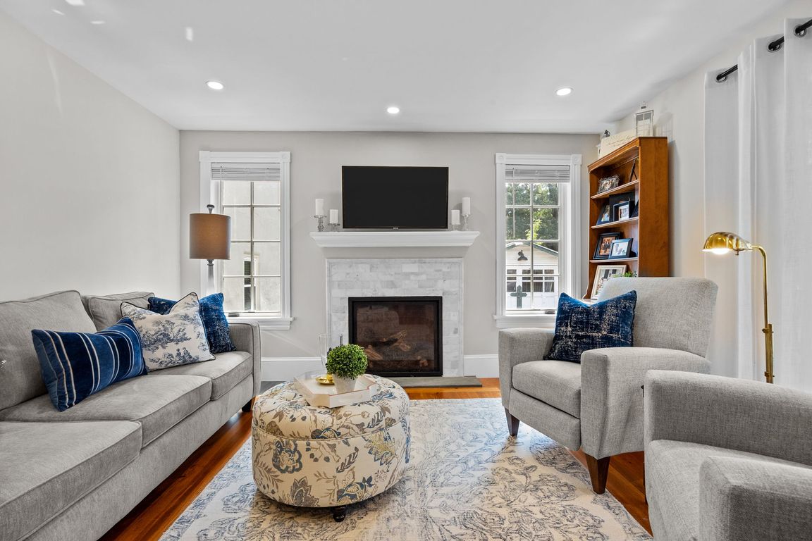 next background image