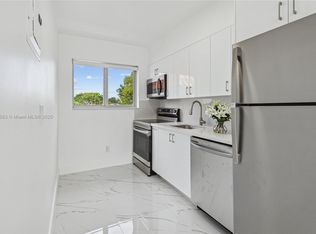 740 82nd St #4, Miami Beach, FL 33141