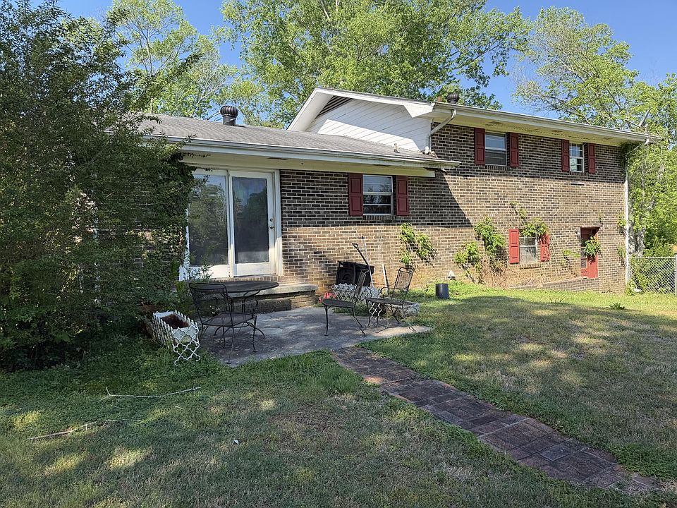 2nd image of 2730 Sunflower Cir NW