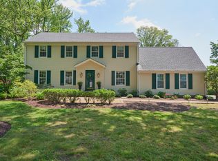 10 Breezy Point Rd, Little Silver, NJ 07739