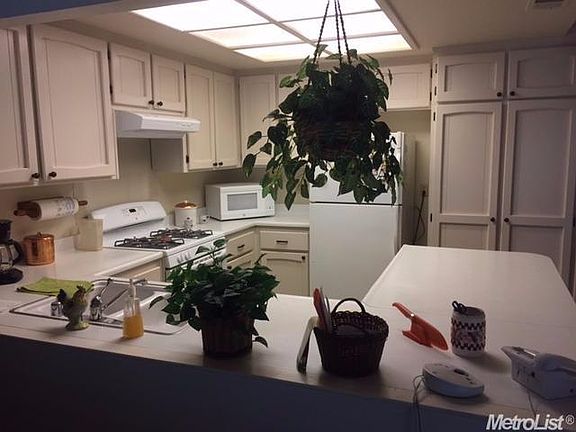 5th image of 2804 Londonderry Dr