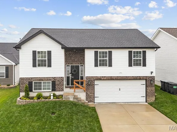 1212 Lear Ln, Mascoutah, IL 62258