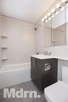 Rented by Mdrn Residential | media 5