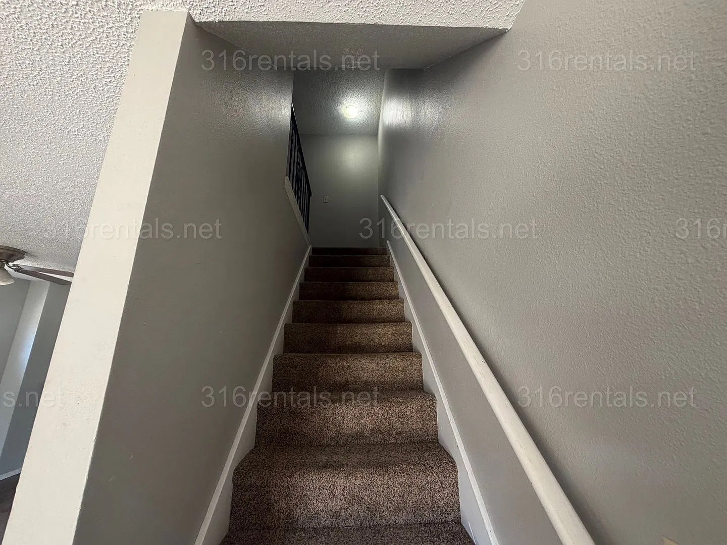 $850- 2 bed 1 bath - Townhomes — Photo 4