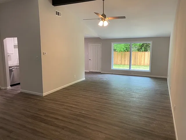 4 bed, 1920 sqft, $2,950 — Photo 4