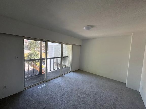 4th image of 612 Godwin Ct #65309